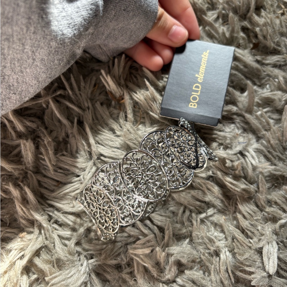 Bold Elements Silver Filigree Bracelet